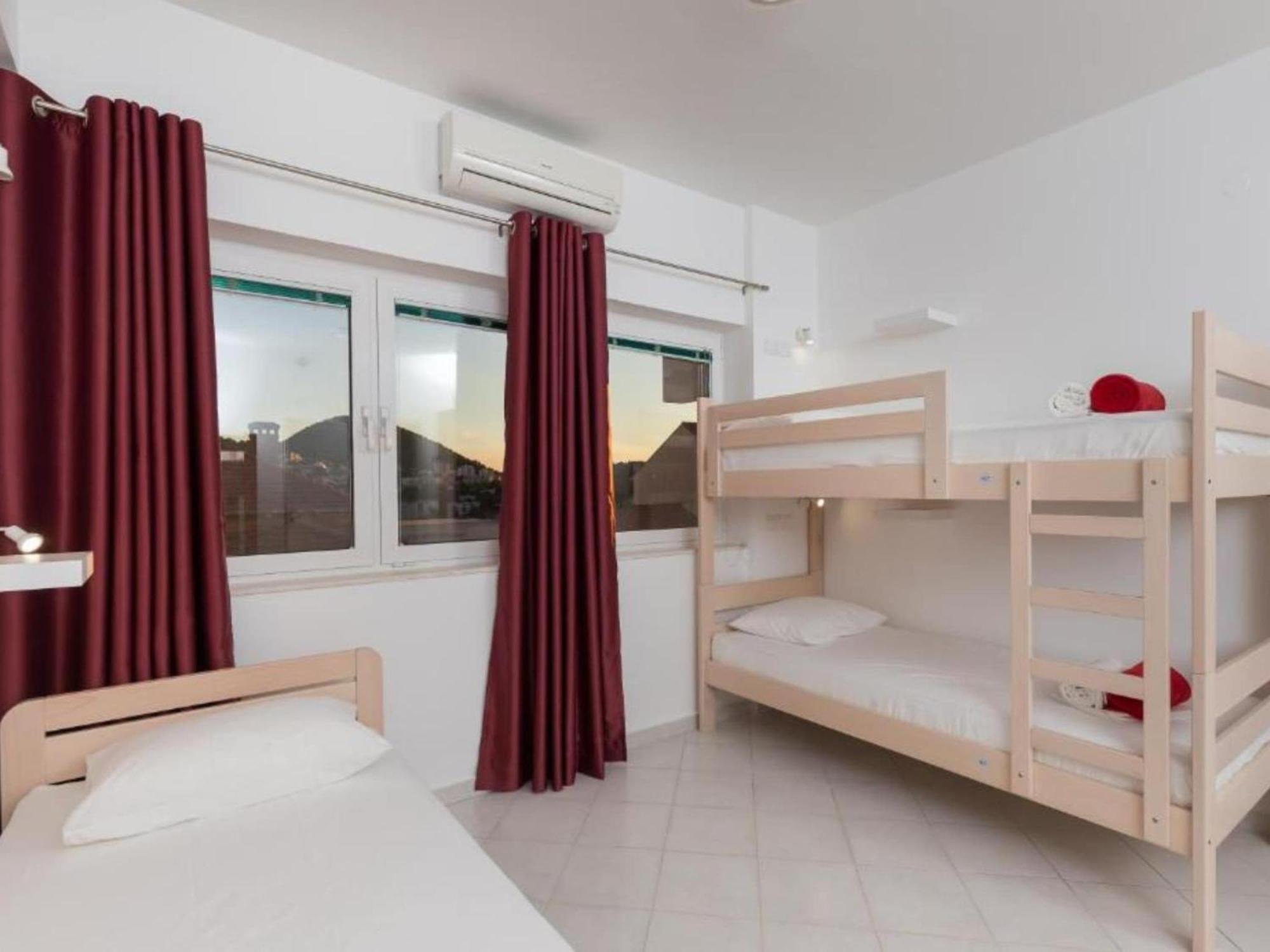 Free Bird - Bed In Five Bed Mixed 4 * Dubrovnik