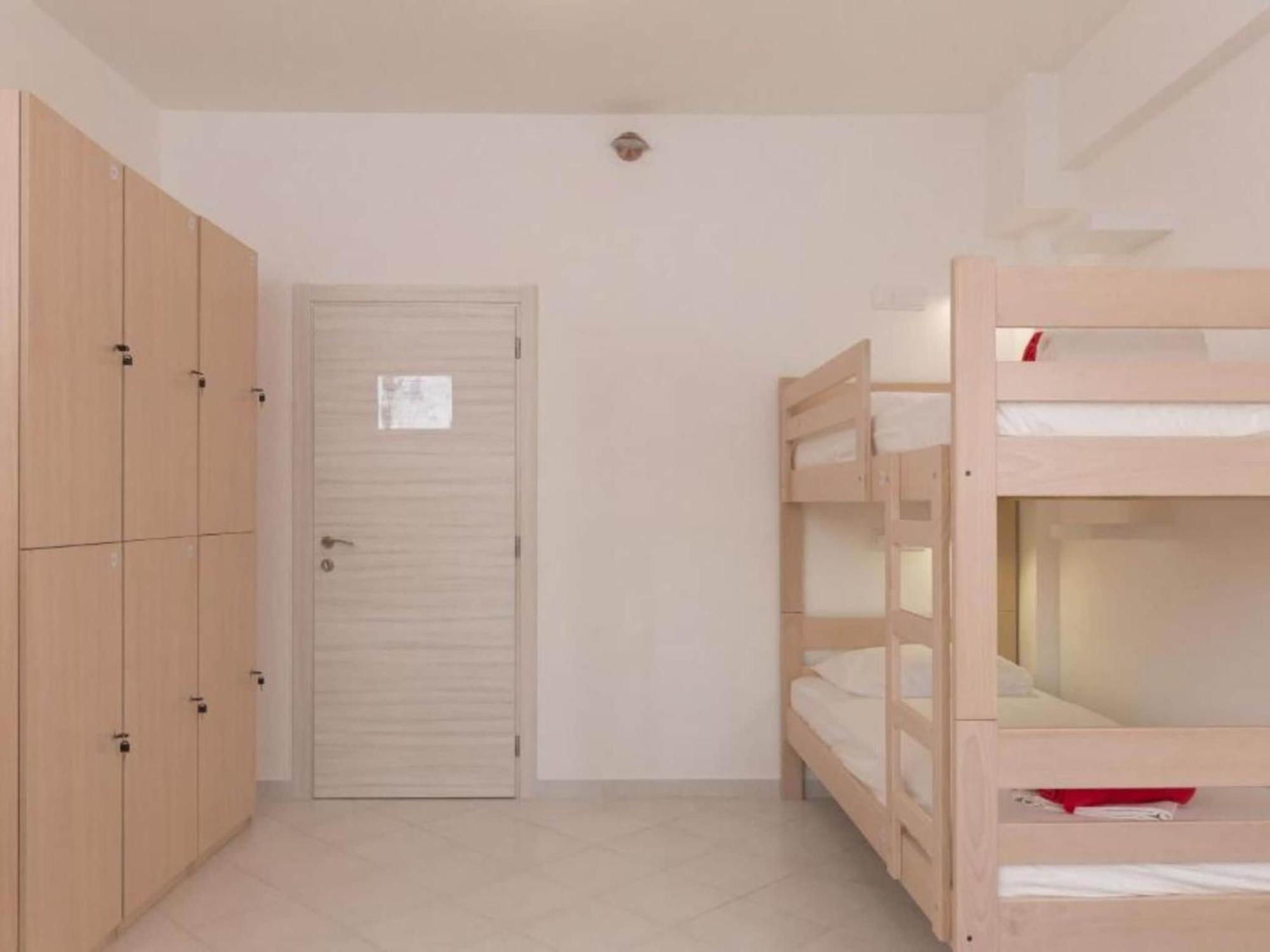 Free Bird - Bed In Five Bed Mixed 4 Holiday home