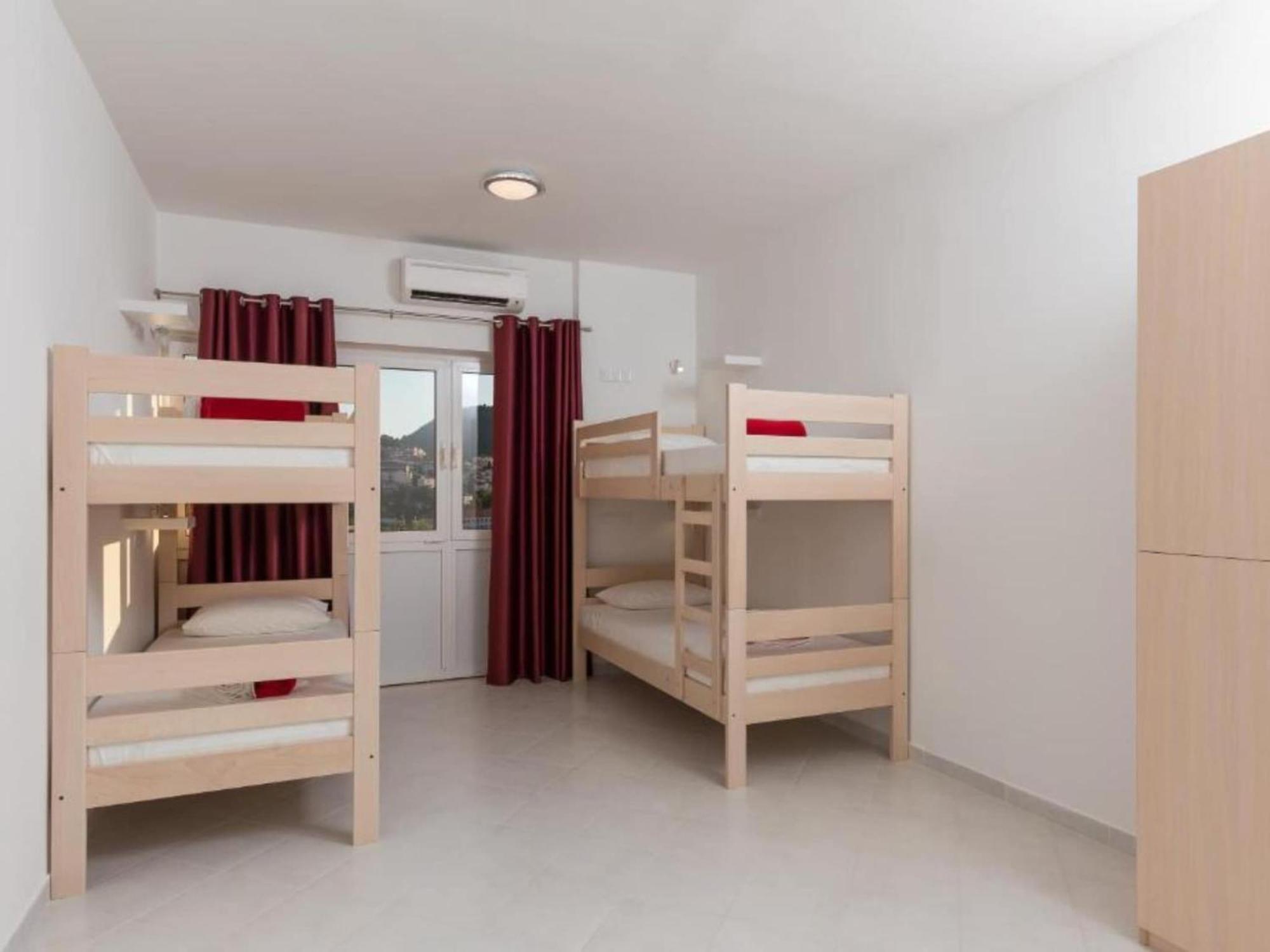 Free Bird - Bed In Five Bed Mixed 4 * Dubrovnik