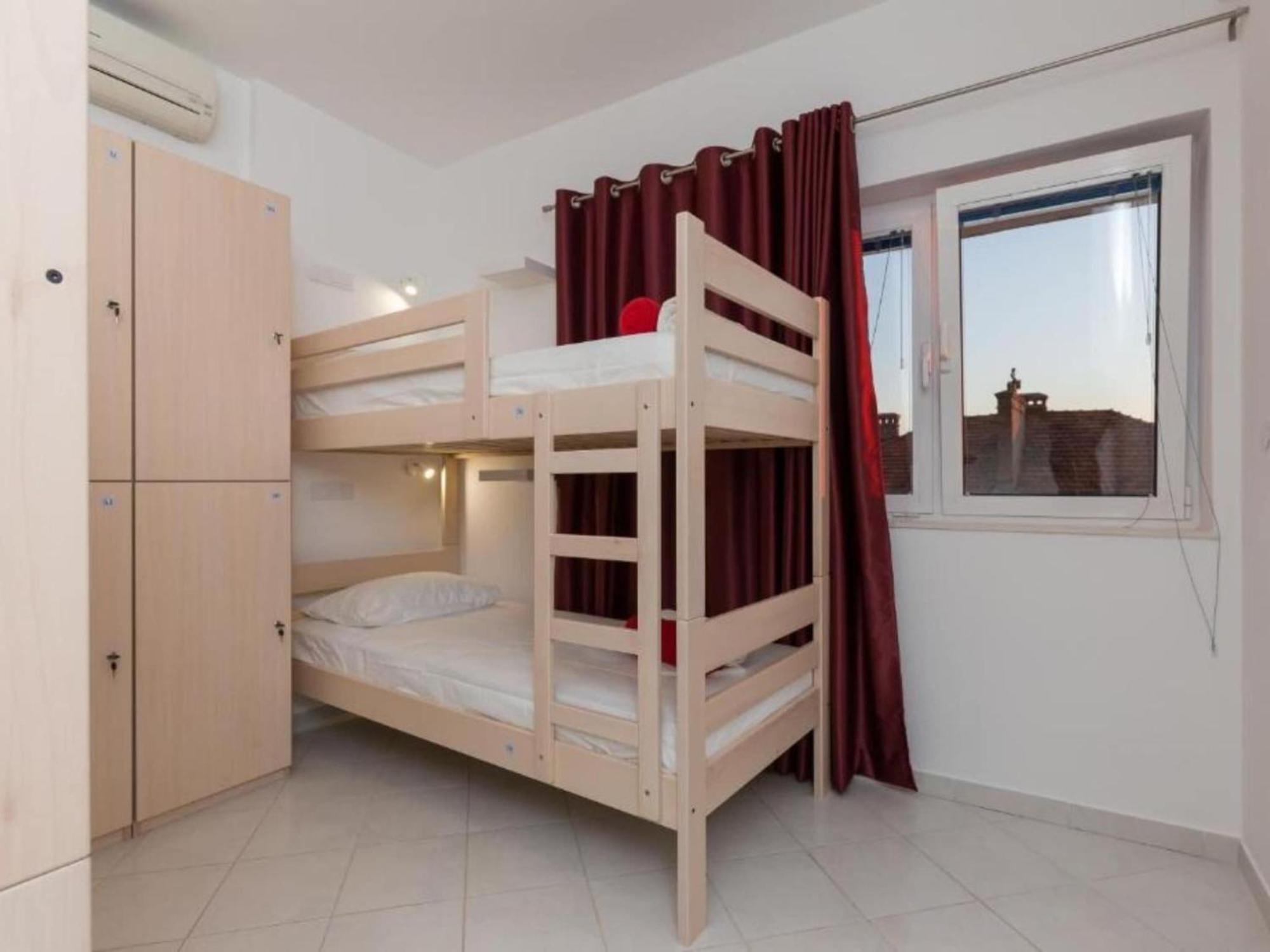 Free Bird - Bed In Five Bed Mixed 4 Semesterbostad